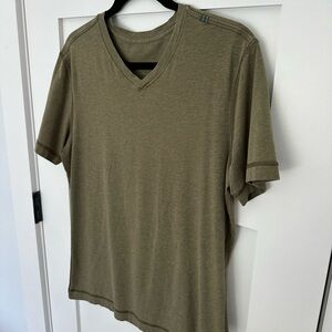 Lululemon Men’s Vneck Shirt
